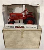 1/16 Farmall Cub Tractor with Box