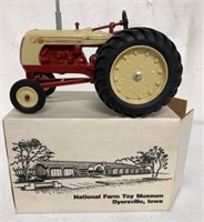 1/16 Cockshutt 50 Tractor with Box