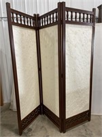 (X) Wood Framed Three Cloth Panel Folding Dresser