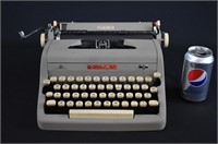 ca. 1953 ROYAL Quiet DeLuxe Typewriter