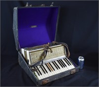 1931 M. Hohner THE WORLD'S Best Accordion in Case