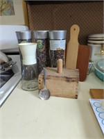 Cutting board, butter mold, grinders, spoon
