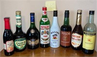 L - LOT OF 8 COLLECTOR BOTTLES (S82)