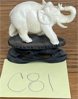 L - CARVED ELEPHANT SCULPTURE 3" (C81)