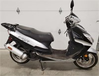 (S) 2019 Eagle 150cc Gas Scooter w Radio and USB