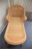 Contemporary Wicker Chaise Lounge w Cushion
