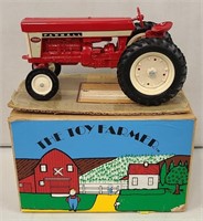 Farmall 560 Toy Farmer 1978 #1 NIB 1/16