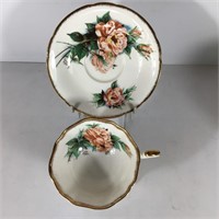 ROSES PARAGON SIGNED DANY ROBIN TEACUP& SAUCER