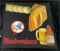 Budweiser Yankees lighted sign 18“ x 18“ x 5“
