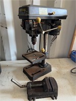 CENTRAL MACHINERY DRILL PRESS 8" W/ MATERIAL VISE