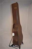 Ca. 1950 Gibson small body guitar case; as is