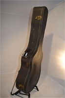 Ca. 1950 vintage guitar hard case; as is