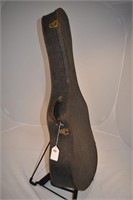 Ca. 1940 vintage Geib small body guitar case; as i