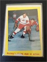 1959-60 TOPPS~#48~HOCKEY'S STRONG MAN IN ACTION,