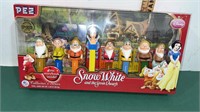 PEZ Footed Snow White and Seven  Dwarfs Dispenser