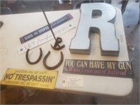 Branding iron R wall hanging 4 signs 2 horseshoes