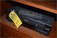 TOSHIBA VCR WITH REMOTE