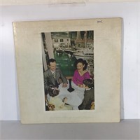 LED ZEPPELIN PRESENCE VINYL LP RECORD