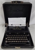 Royal 1930's Typewriter In Hard Case