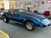 1975 Chevy Corvette Convertible Blue 4 Speed