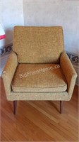 MID-CENTURY SIDE CHAIR