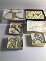6 VINTAGE JEWELRY SETS (SOME SIGNED)