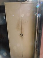 Metal storage cabinet with key