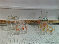 2 VINTAGE ORANGE JUICE SETS, 1 FEDERAL GLASS