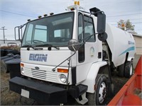 2000 Elgin Whirlwind Street Sweeper