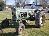 Oliver 880 Gas Tractor - Runs & Drives