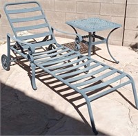 E - POOLSIDE LOUNGER & SMALL TABLE
