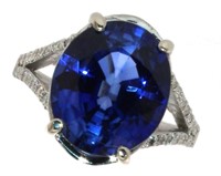 14kt Gold 10.22 ct Sapphire & Diamond Ring