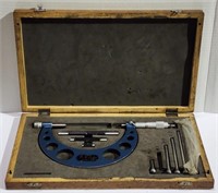 Wide Range Outside Micrometer 1-5" with box
