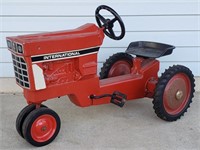 Vintage Ertl International 66 Series Pedal Tractor
