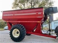 J & M 875-18 Grain Cart