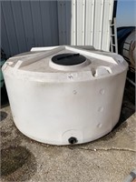 1000 gallon Poly Tank