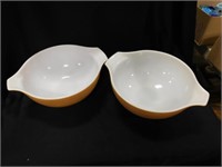 2 Pyrex Woodland mixing bowls