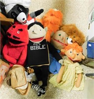 6 Puppets, 1 Racoon and Childs Noah's Ark