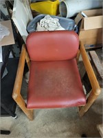 VINTAGE WAITING AREA CHAIR