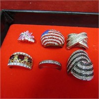 (6)Costume jewelry rings.