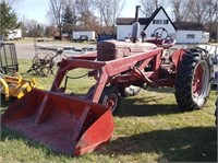Farmall M Tractor w/ Loader - Runs Great