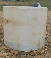 2100 gallon poly water tank
