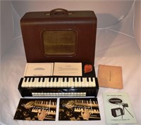 ca. 1947 Gibson Clavioline keyboard instrument, ty