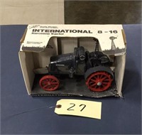 International.Kerosene.Tractor 8-16.Ertl.scale