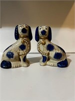 Pair of Staffordshire-Style Spaniel Dog Figurine