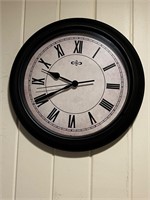 Wall clock battery operated working