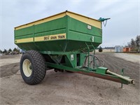 Brent 610 Grain Cart, tarp, diamond tread tires