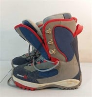 SZ 9.5 D23 SNOWBOARD BOOTS