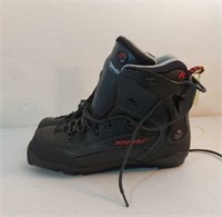 SZ 10.5 X COUNTRY SKI BOOTS