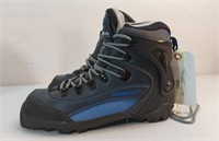 9.5 W X-COUNTRY SKI BOOTS